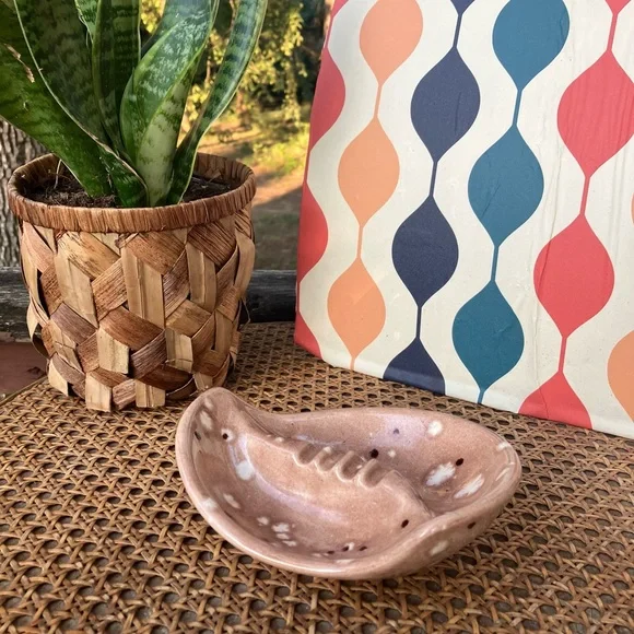 Brown Glazed Polka-Dot Mid Century Modern Ceramic Boomerang/Paisley Ashtray - Picture 2 of 11